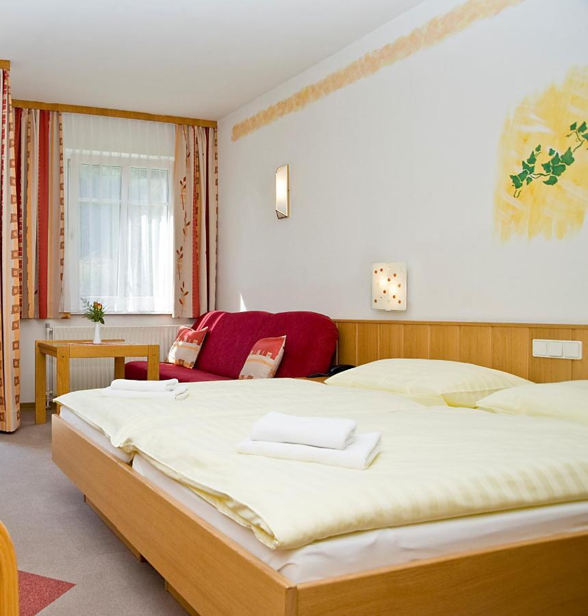 Stadthotel Raabs An Der Thaya Exterior photo
